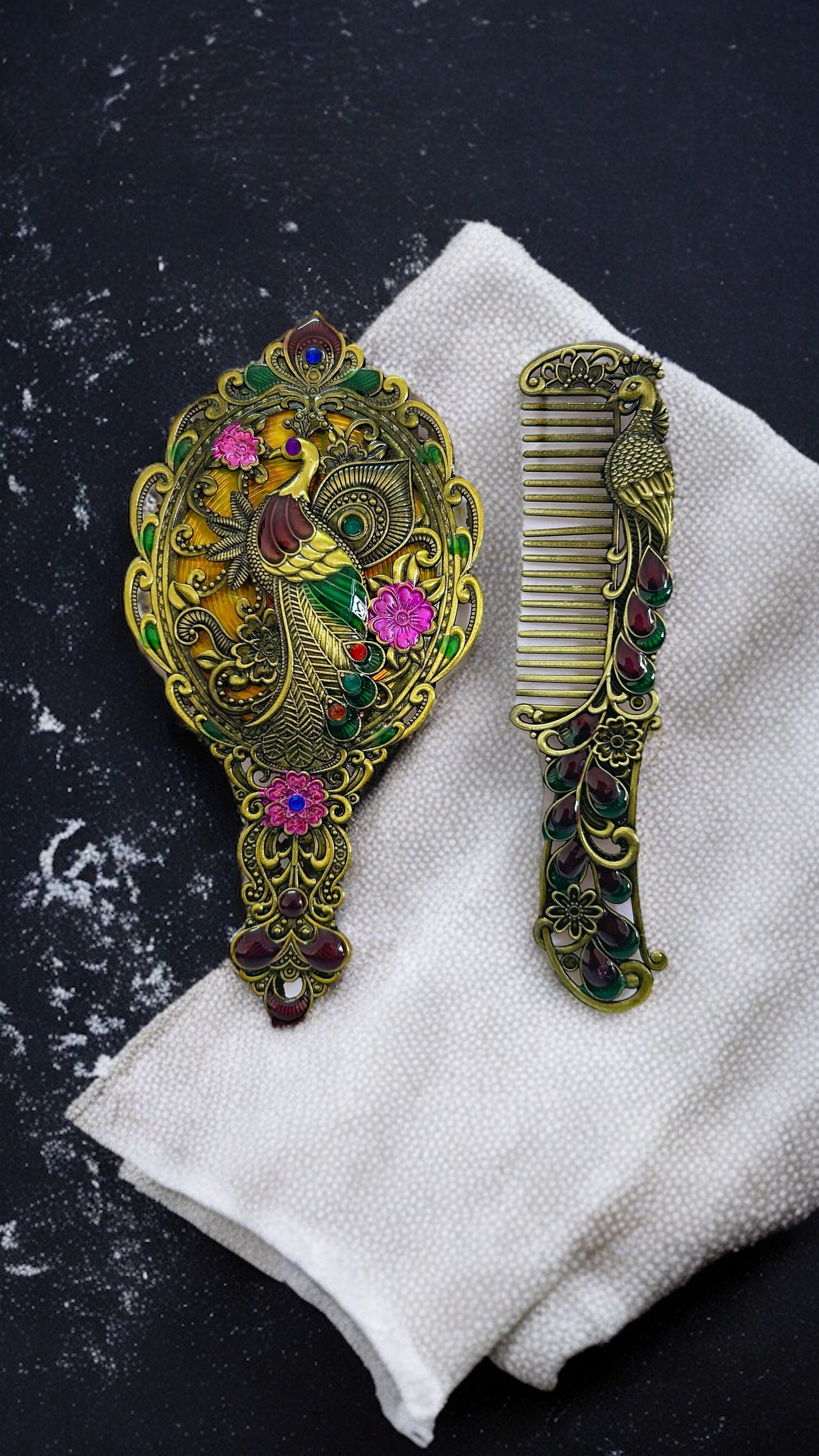 Peacock comb mirror set