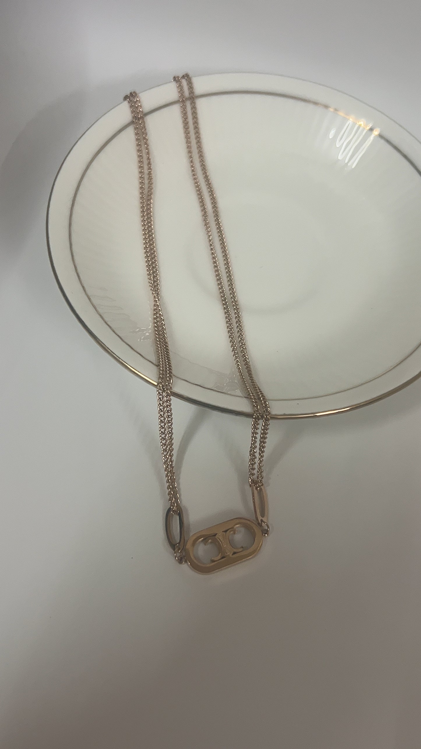 Pensy necklace