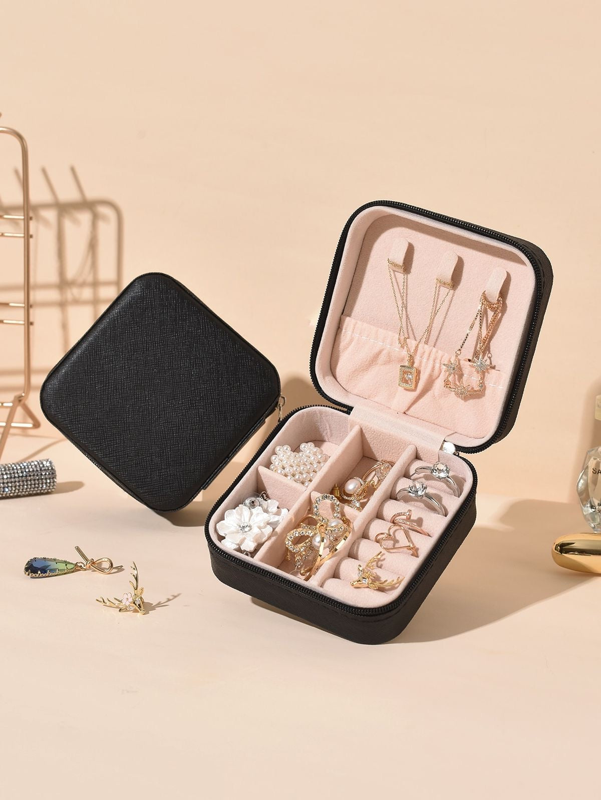 Square jewellery organisers