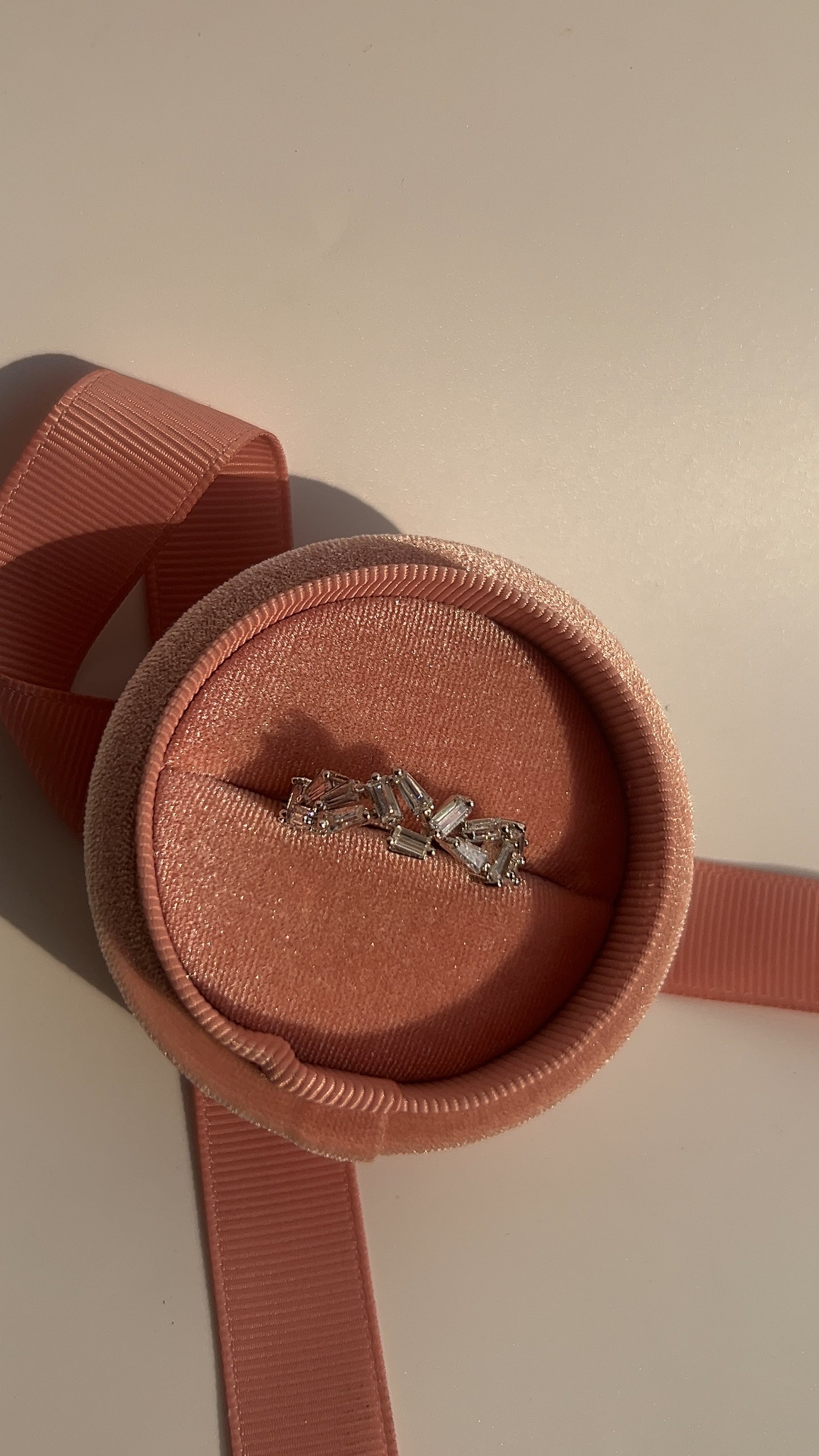 Adia ring