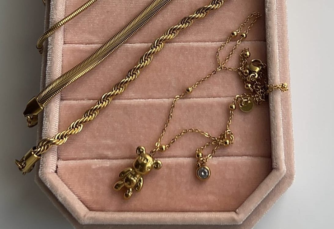Teddy necklace