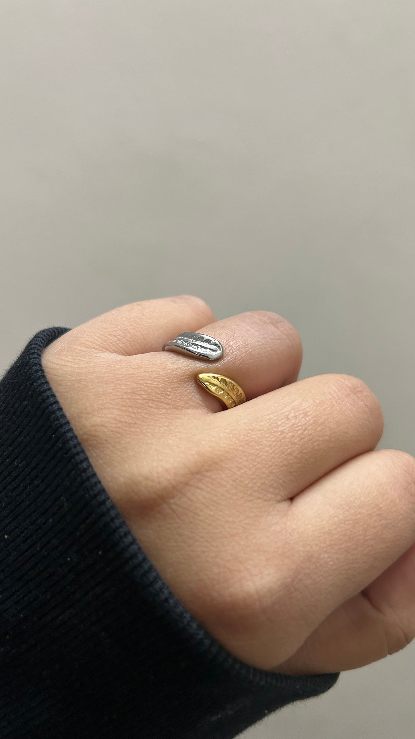 Lufy dual tone ring