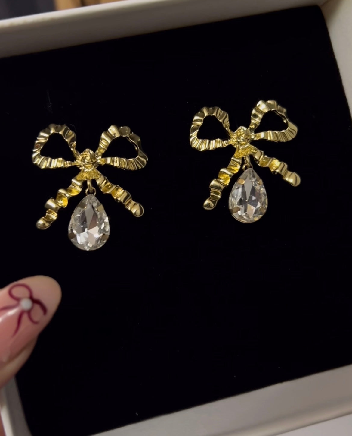 Bow drop earrings
