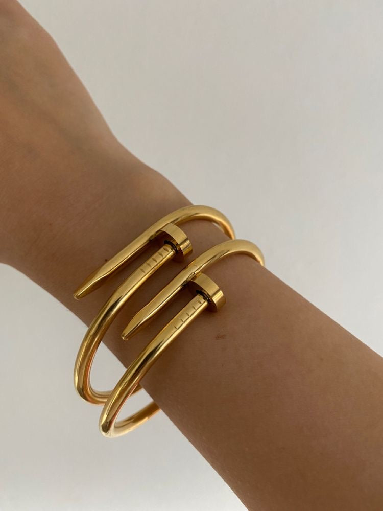 Nail bracelet