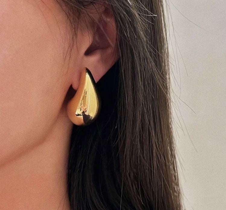 Teardrop earrings