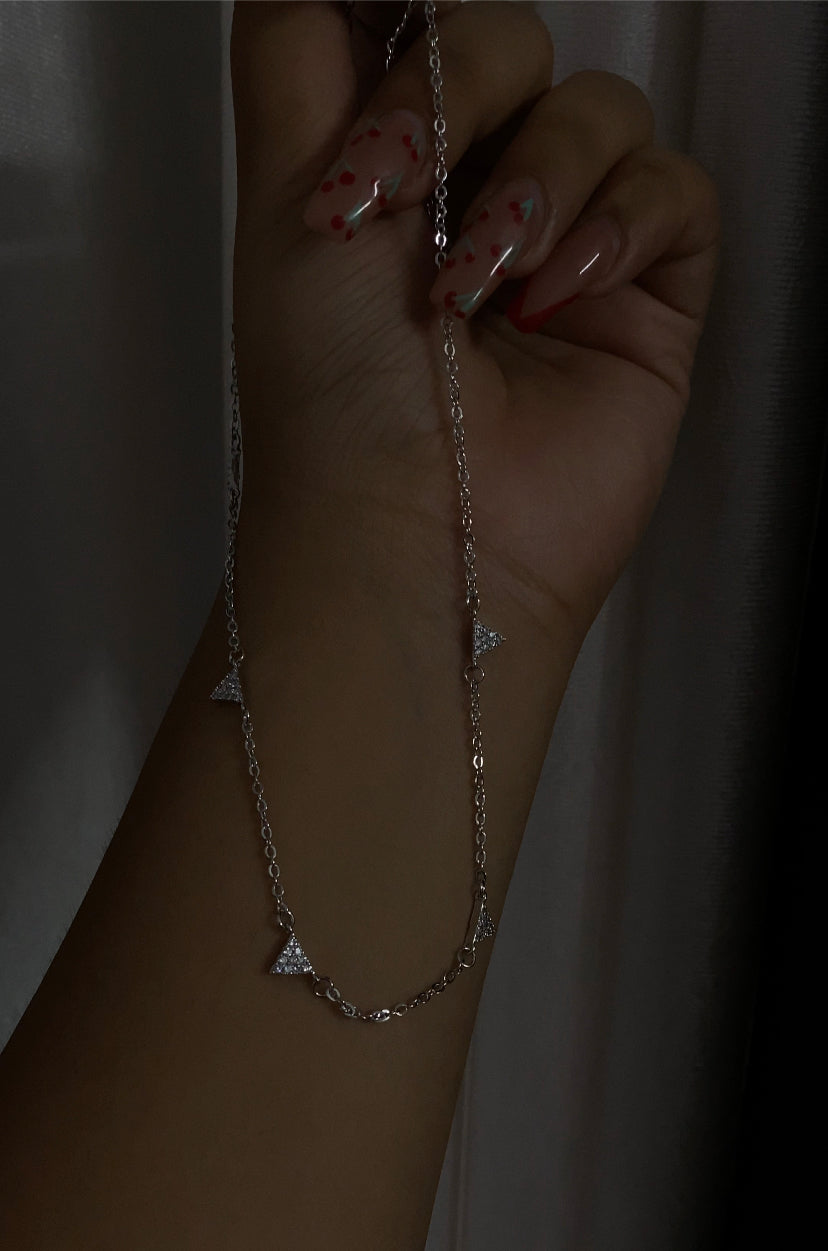Ava necklace