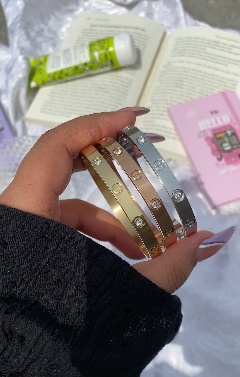 Love stone screw bracelet