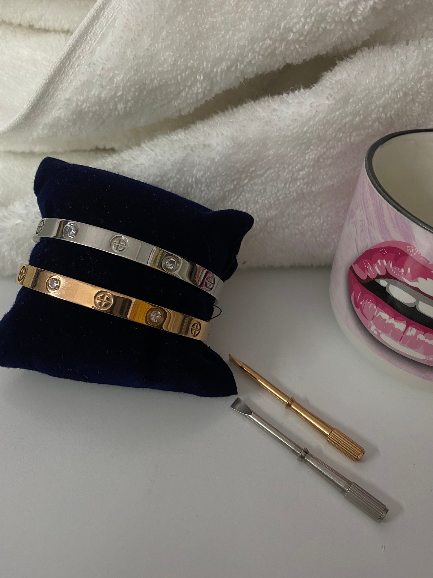 Love stone screw bracelet