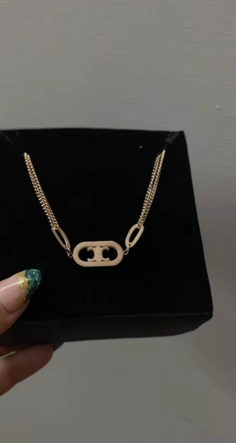 Pensy necklace