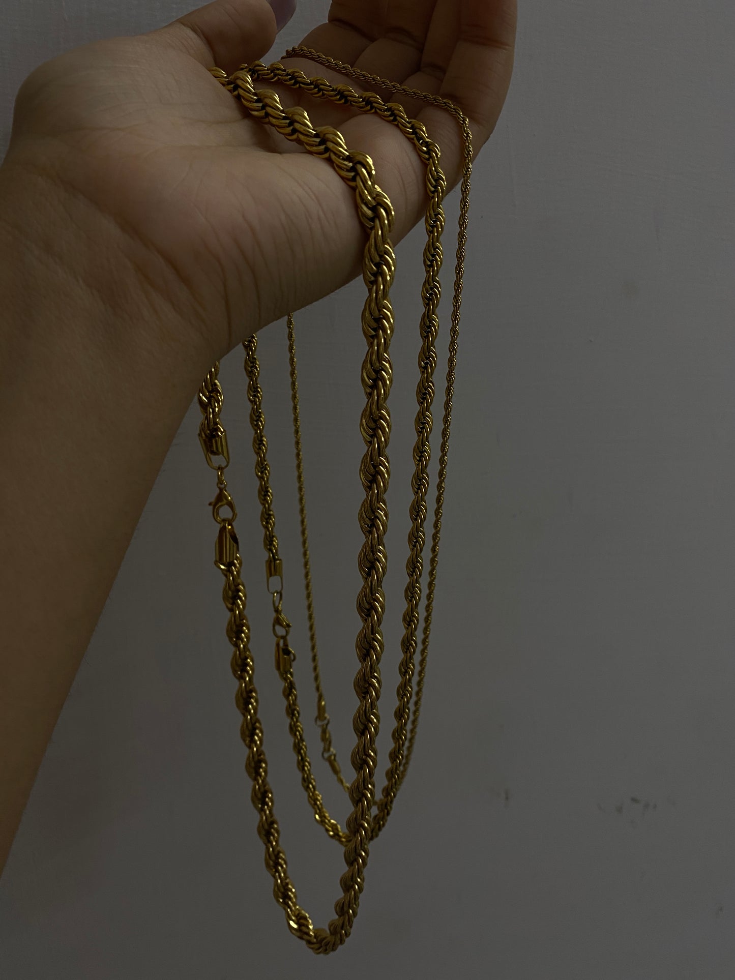 Rope twisted chain