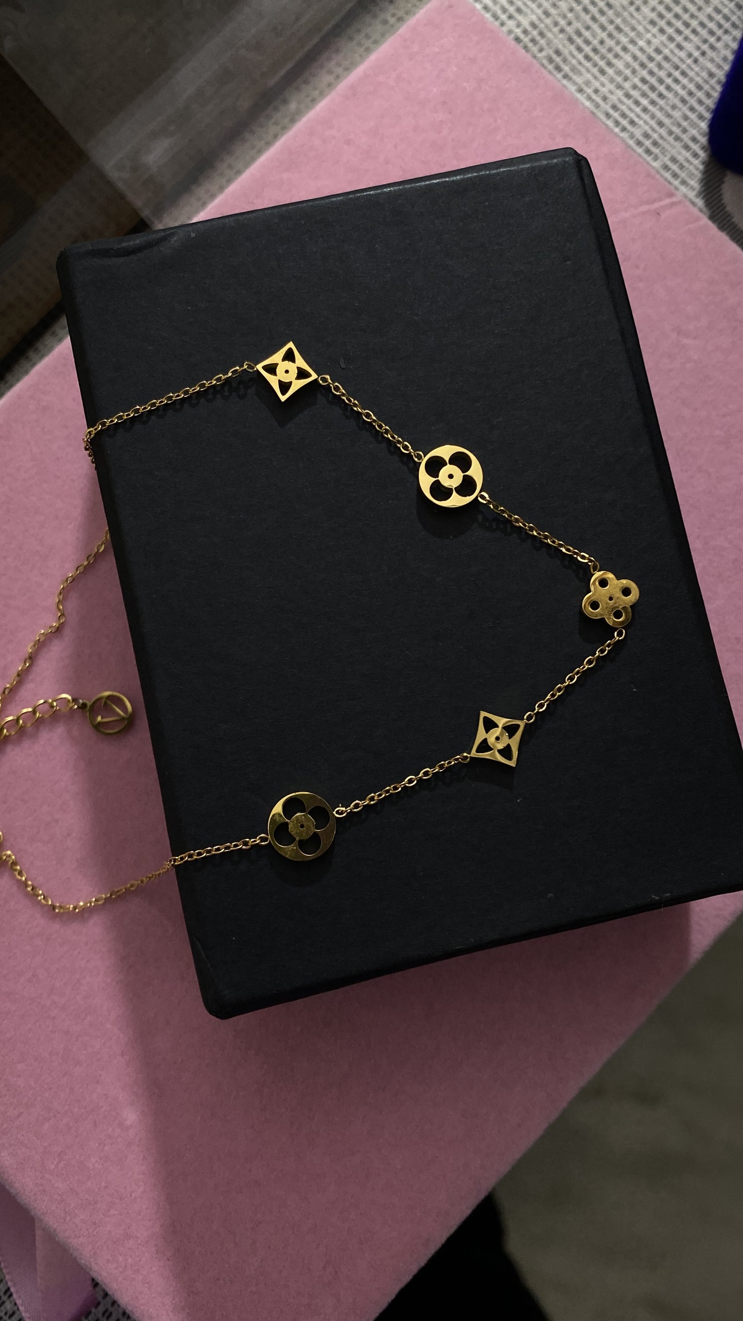 Clove stud necklace