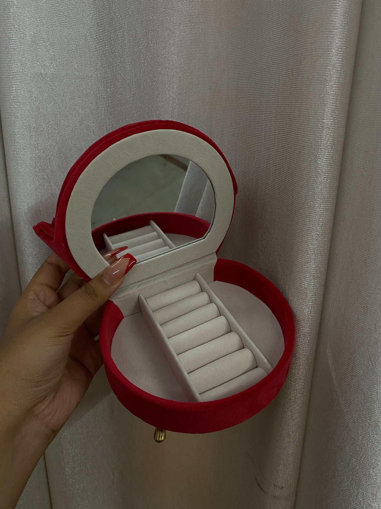 Amelia jewellery case