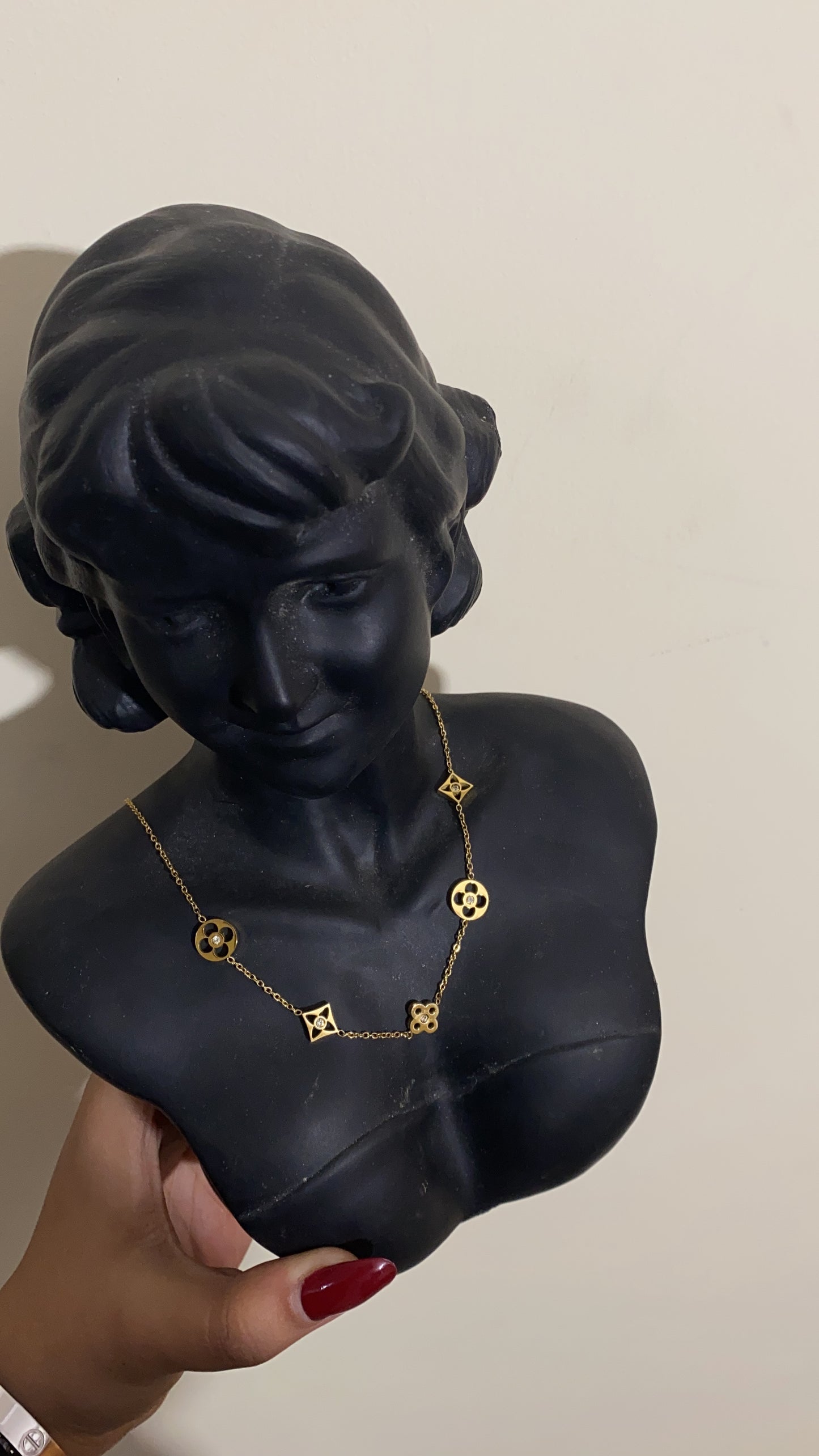 Clove stud necklace