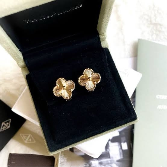 Gold clover earrings