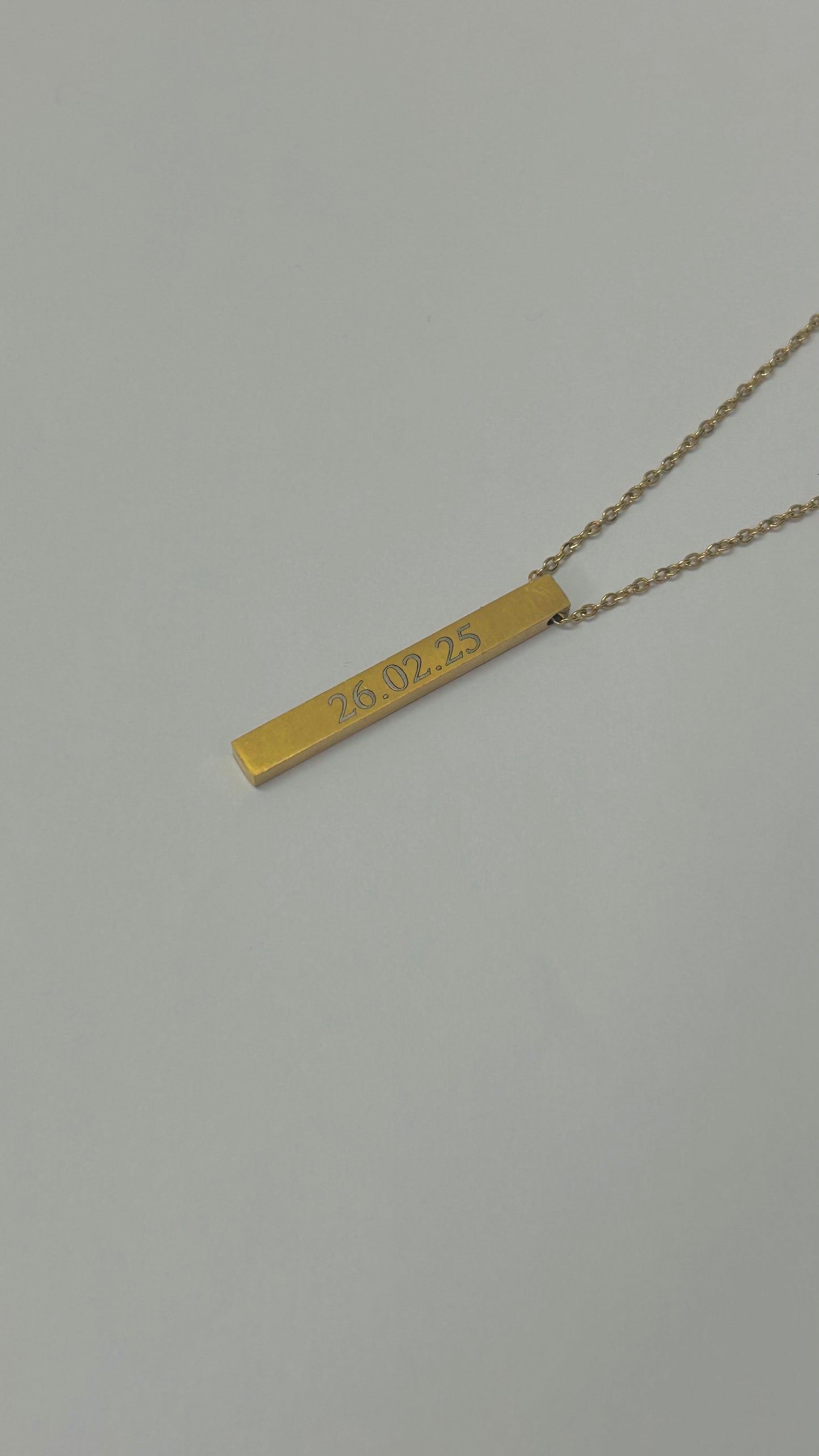 Engravable bar necklace