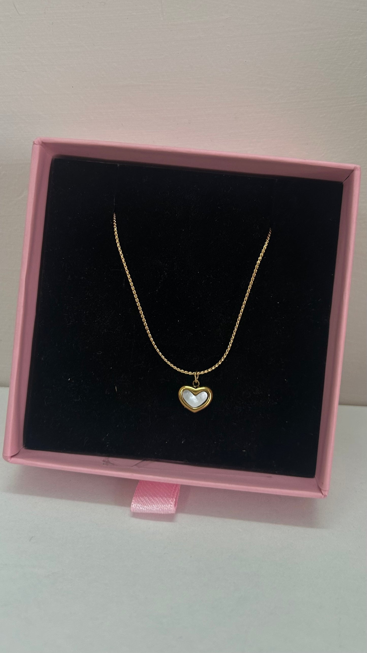 Mini white heart necklace