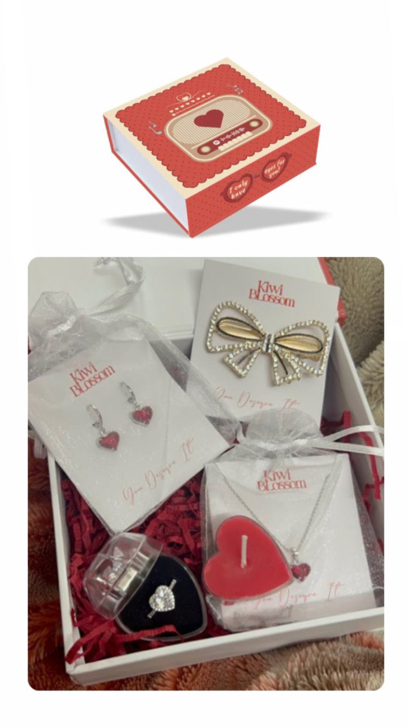 Valentine Hamper (7 products)