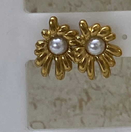 Minisa pearl earrings