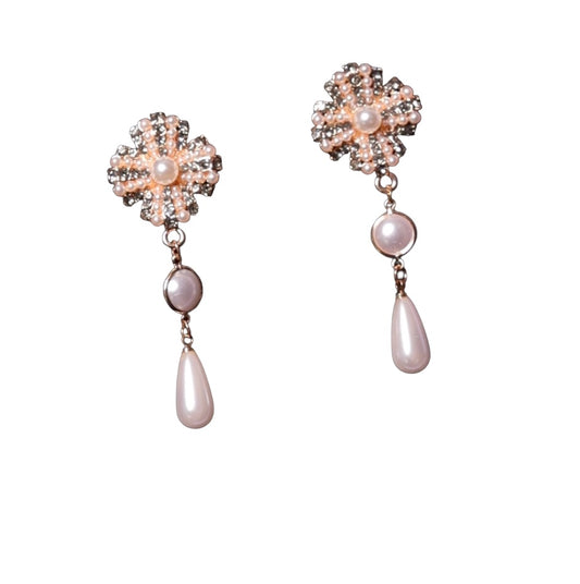 Clove pearl earrings