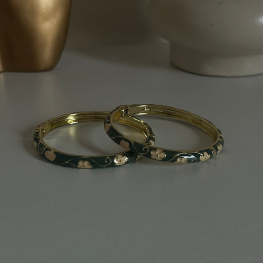 Enamel bracelet