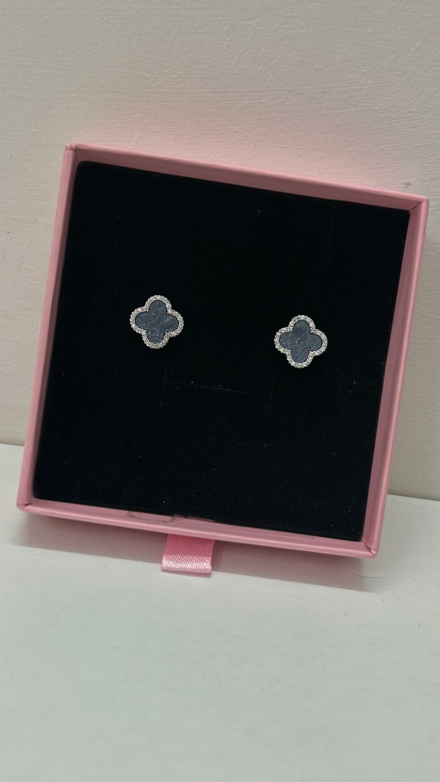 Clove blue earrings