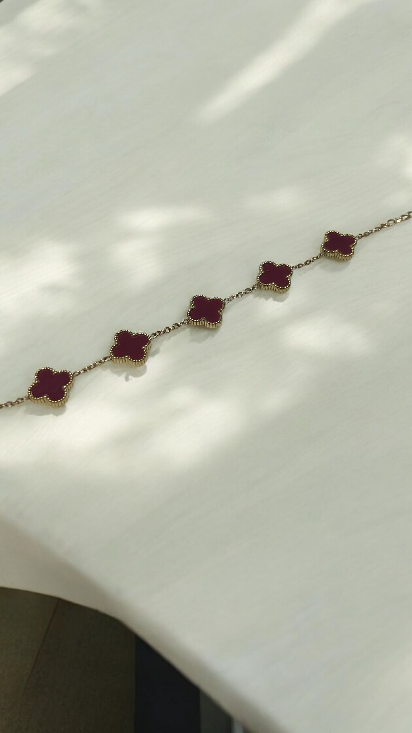 Clover bracelet (Red,White,Black)