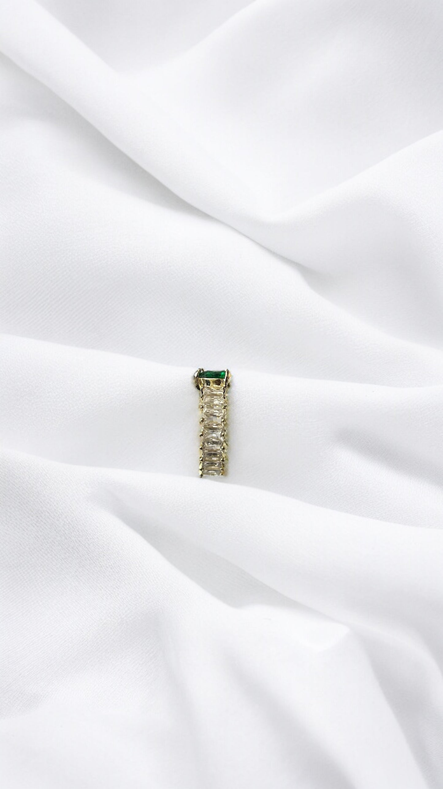 Allura emerald ring