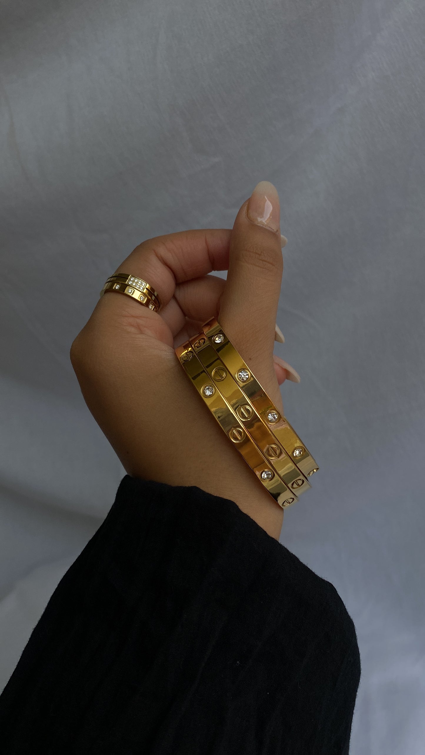 Love golden bracelet