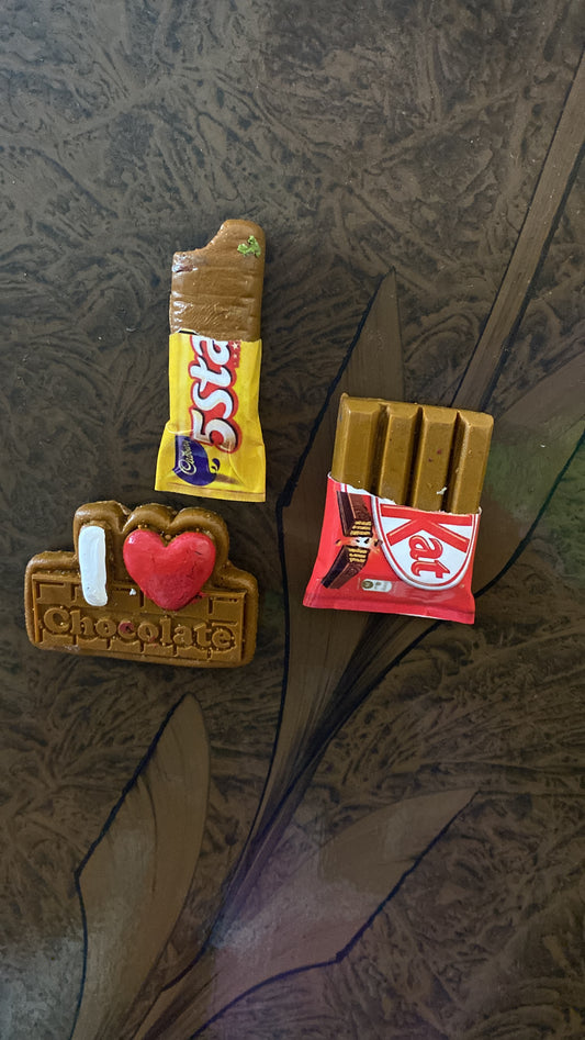 Chocolates fridge magnet (set of 3)