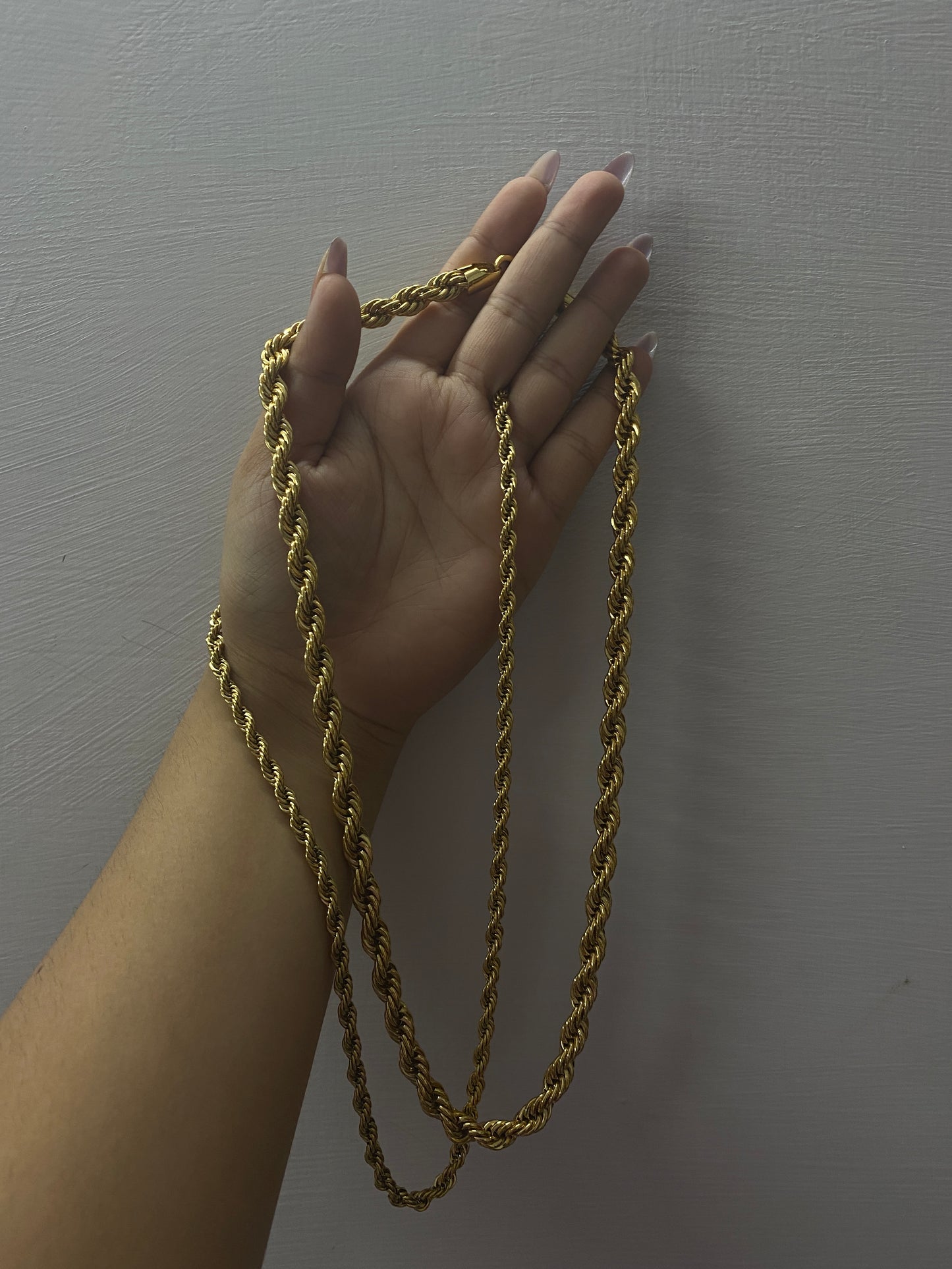Rope twisted chain